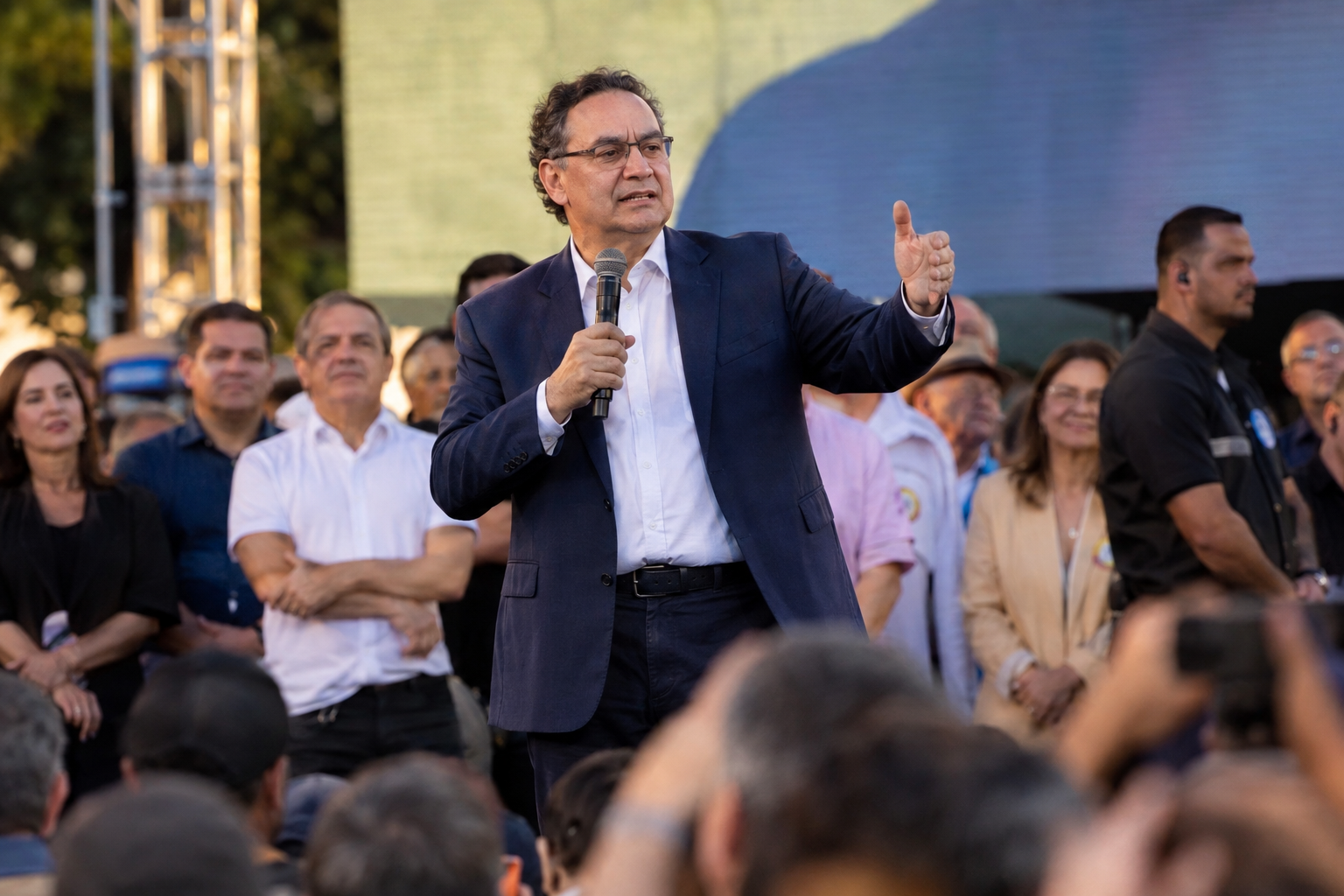 Augusto Cury chega a 11% e Lidera Terceira Via na Disputa Presidencial